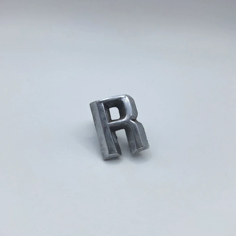 Silver Metal Letter R‎ Emblem 1-96 BLC Badge Car Truck Emblem 3D Chrome Style